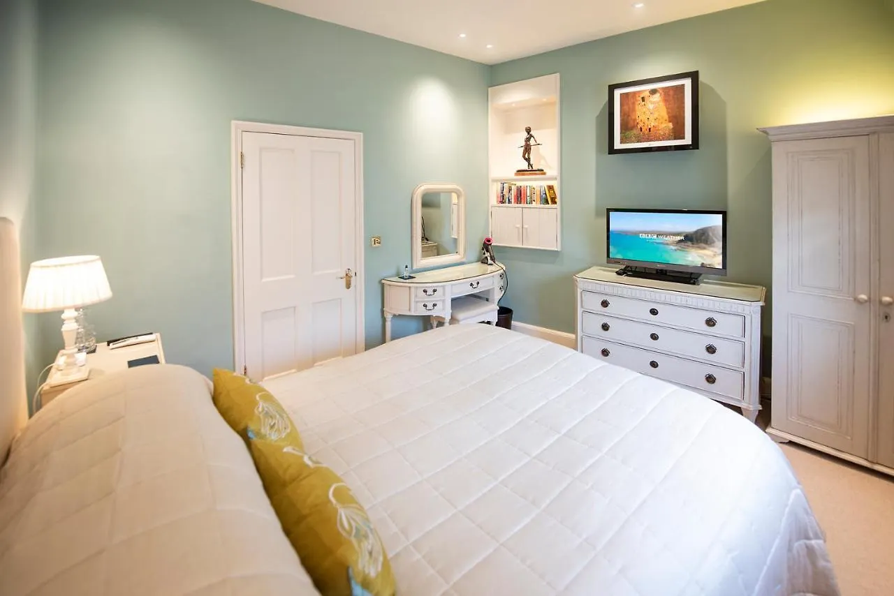 Arkle - Five Star Town Centre Apartment, Cheltenham